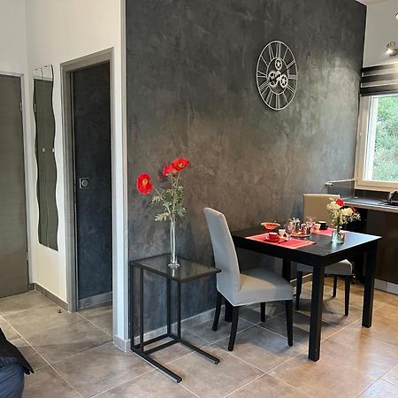 L'Amanderaie Piscine Privee A Cote De Lourmarin Luberon Apartment Кадене Екстериор снимка