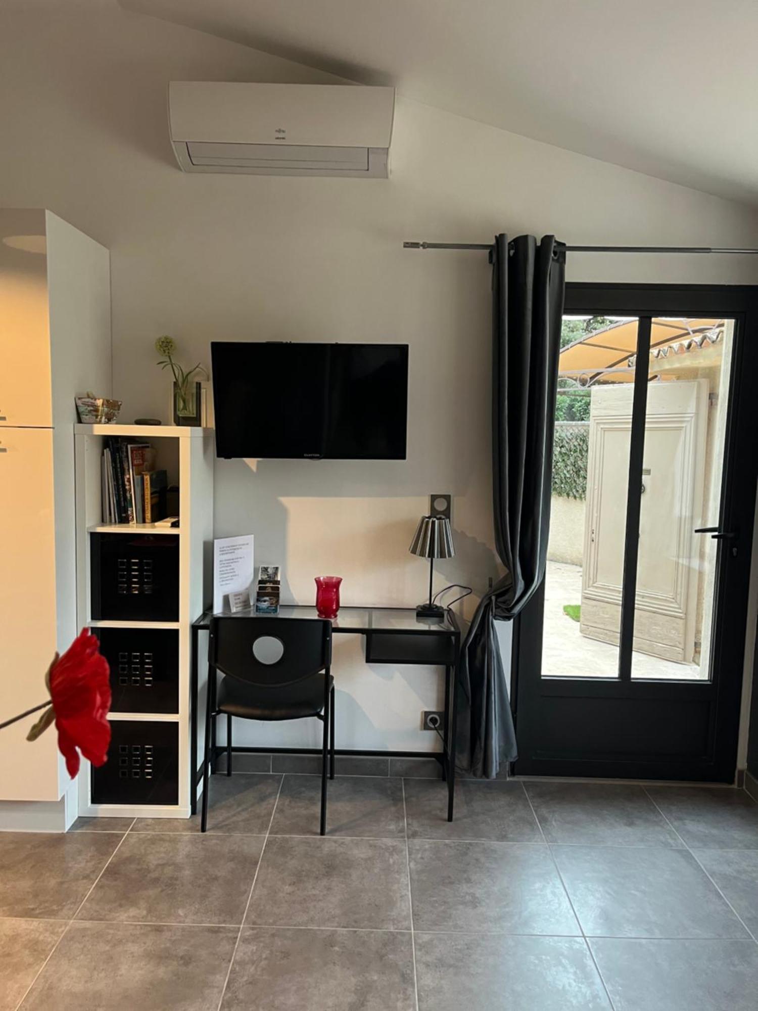 L'Amanderaie Piscine Privee A Cote De Lourmarin Luberon Apartment Кадене Екстериор снимка